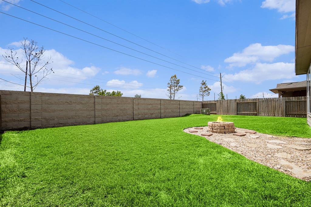 2530 Tiger Eye Drive, Rosharon, Texas image 37