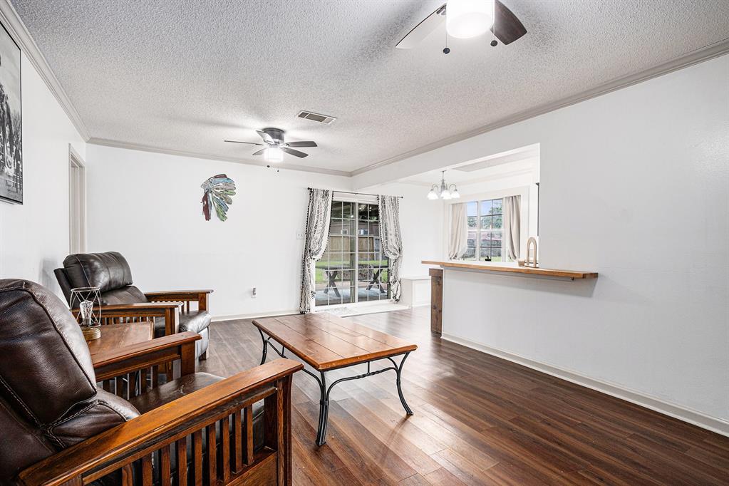 1722 Sherwood Circle