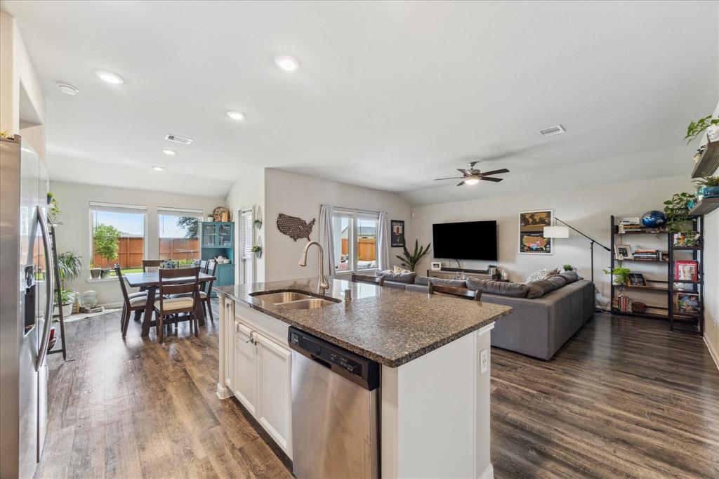 2306 Brickfielder Lane, Baytown, Texas image 11