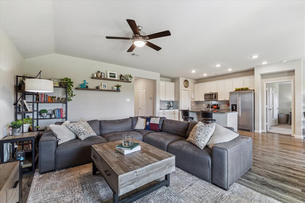 2306 Brickfielder Lane, Baytown, Texas image 8