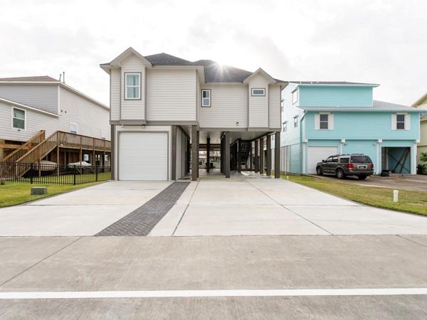 1813 Tiki Drive