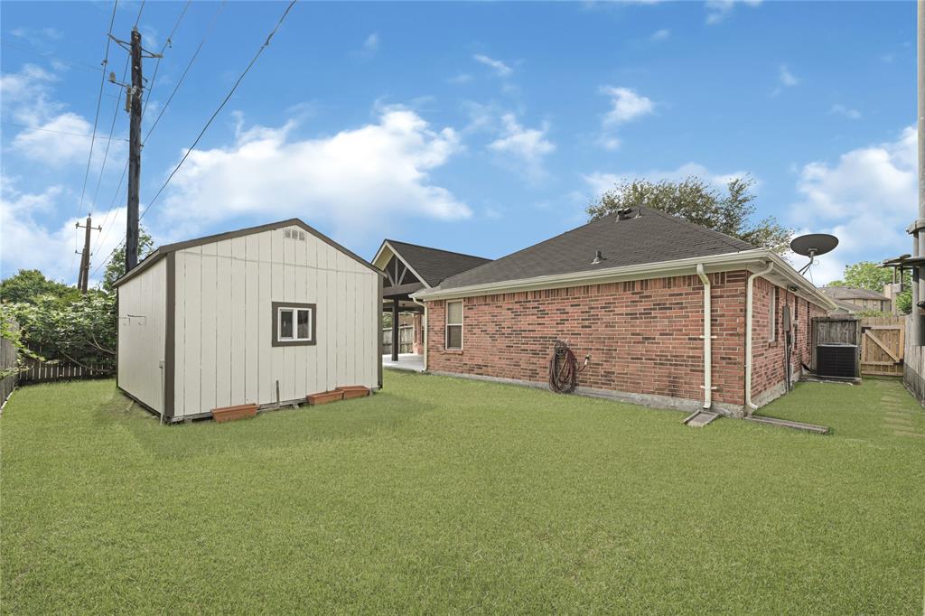 2002 Tower Bridge Road, Pearland, Texas image 23