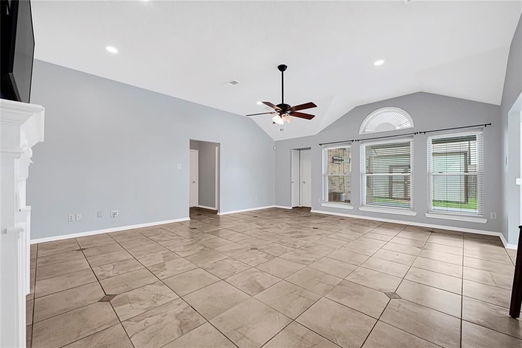 2002 Tower Bridge Road, Pearland, Texas image 5