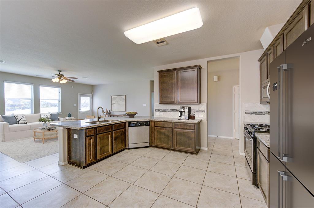 2831 Lake Villa Drive, Missouri City, Texas image 16
