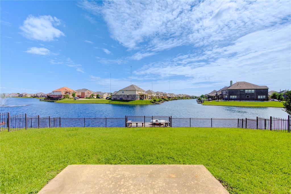 2831 Lake Villa Drive, Missouri City, Texas image 9