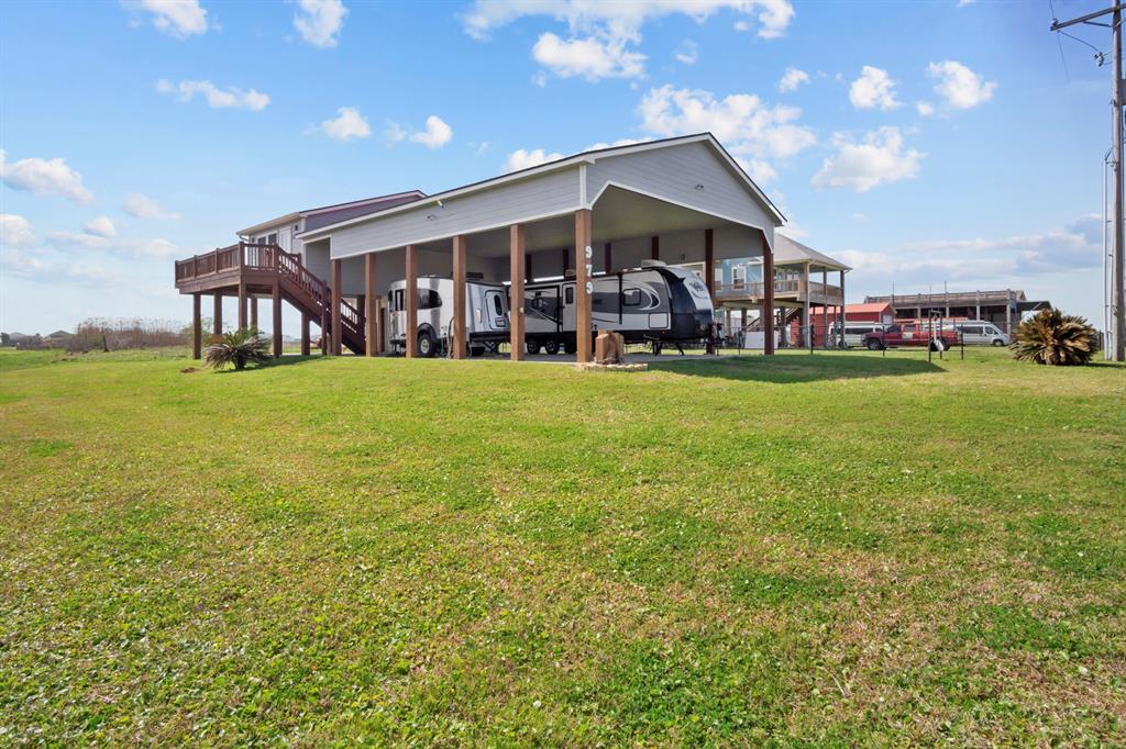 979 Sea Spray Drive, Crystal Beach, Texas image 1