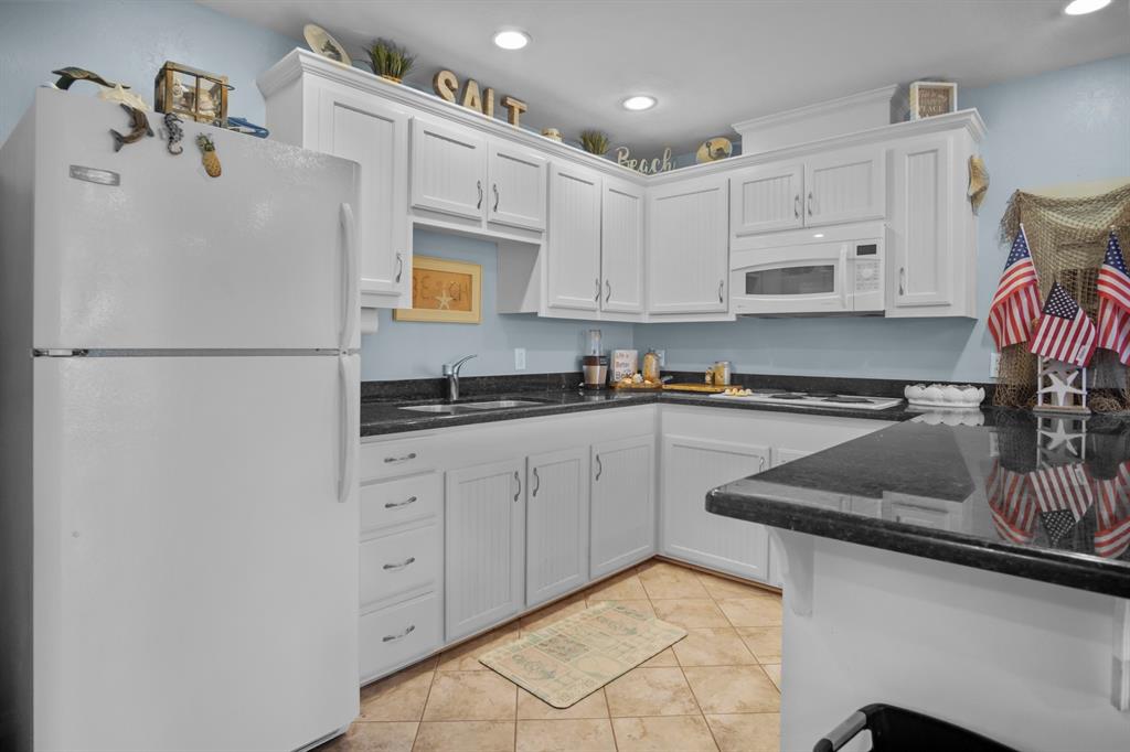 979 Sea Spray Drive, Crystal Beach, Texas image 32