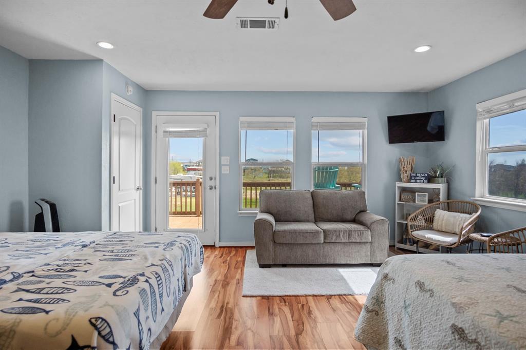 979 Sea Spray Drive, Crystal Beach, Texas image 24