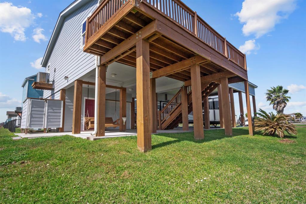 979 Sea Spray Drive, Crystal Beach, Texas image 12