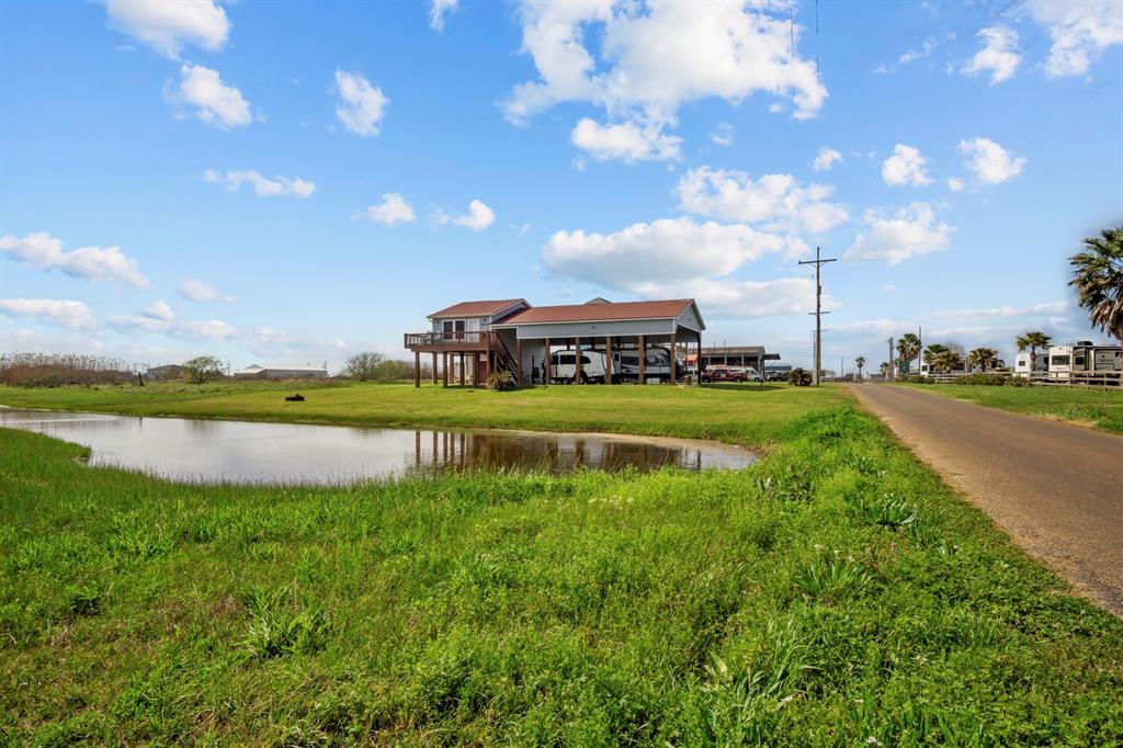 979 Sea Spray Drive, Crystal Beach, Texas image 18