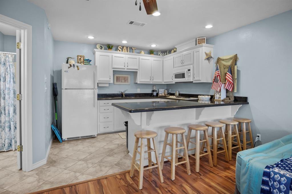 979 Sea Spray Drive, Crystal Beach, Texas image 33