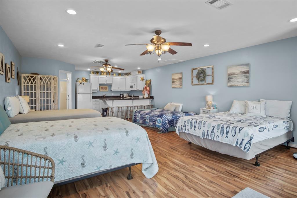 979 Sea Spray Drive, Crystal Beach, Texas image 29