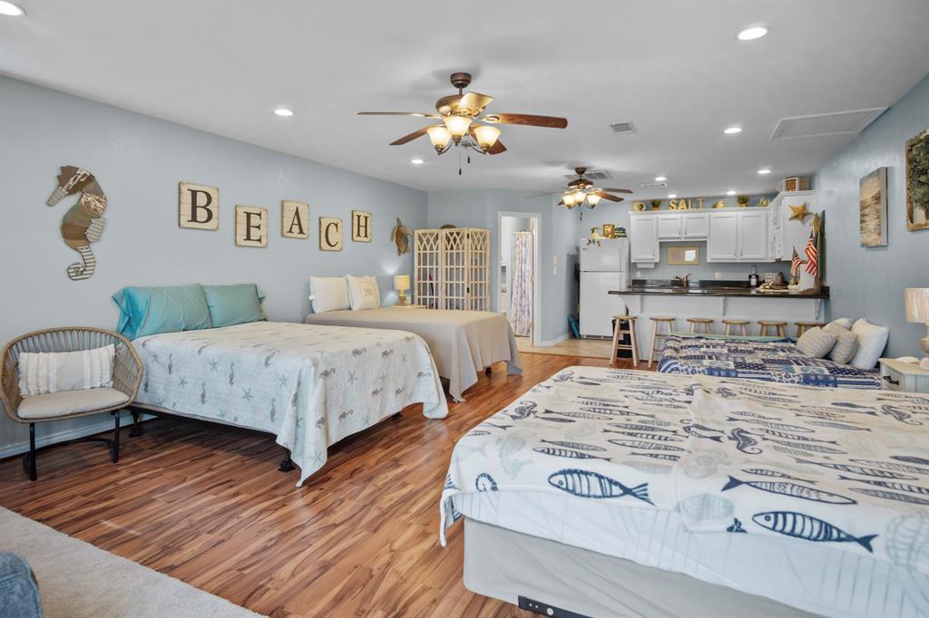 979 Sea Spray Drive, Crystal Beach, Texas image 25