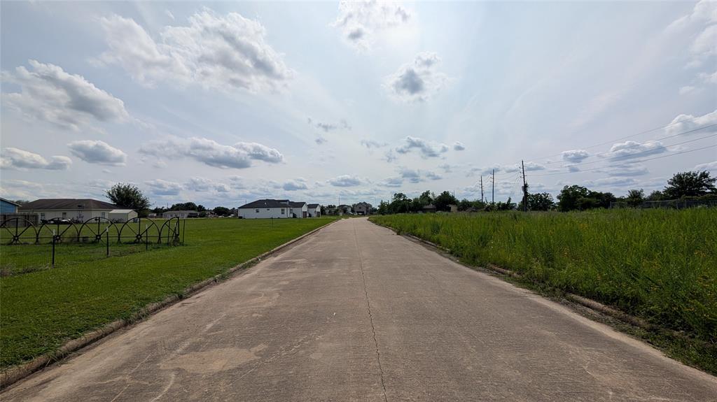 Brook Valley Drive, Brookshire, Texas image 6