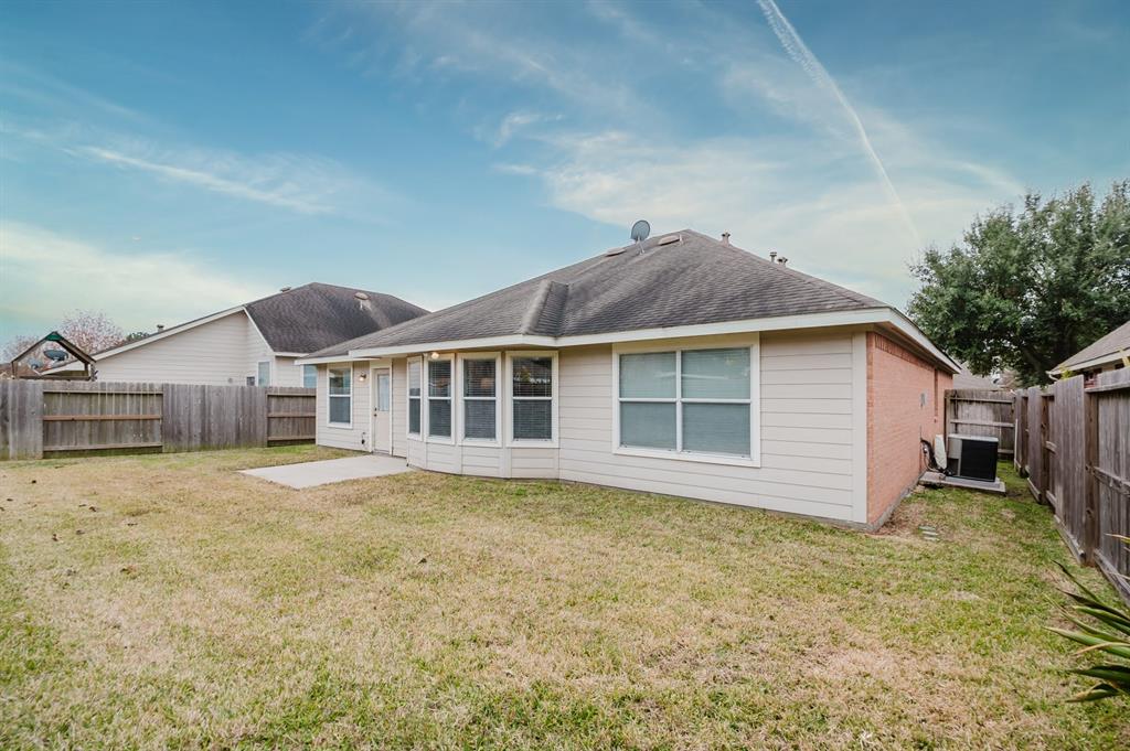 7518 Golden Thistle Lane, Cypress, Texas image 31