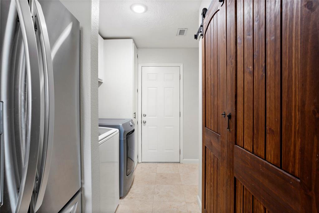 10114 Clairmont Drive, La Porte, Texas image 8