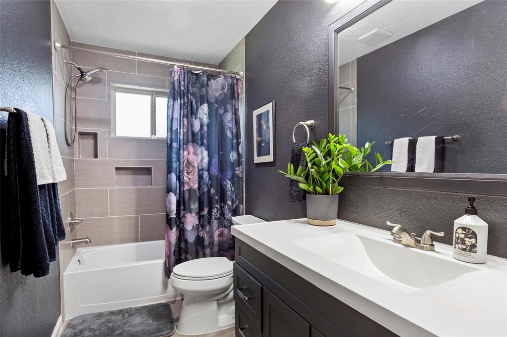 10114 Clairmont Drive, La Porte, Texas image 15