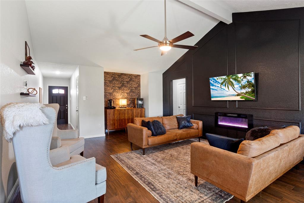 10114 Clairmont Drive, La Porte, Texas image 3