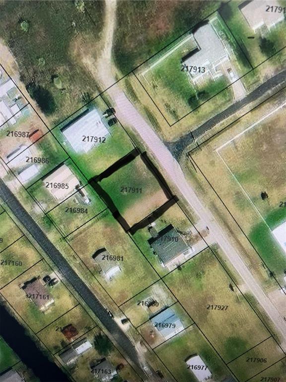 1083 Lakewood Dr Drive, Crystal Beach, Texas image 2