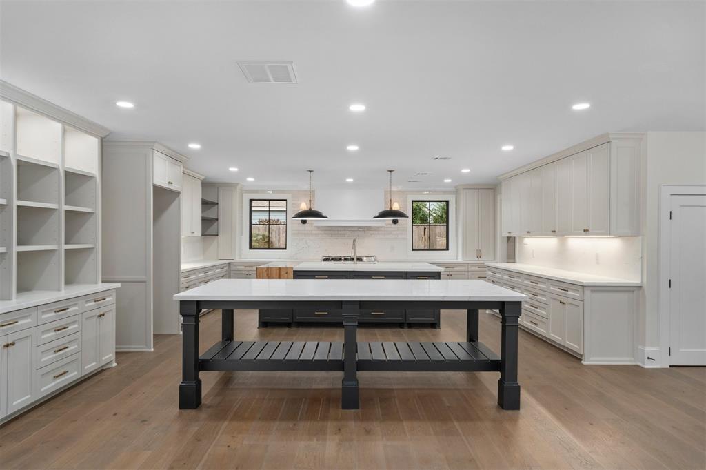 4907 Pine Garden Drive