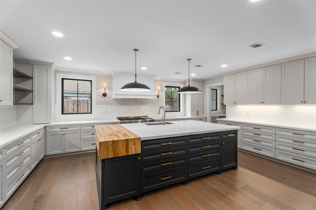 4907 Pine Garden Drive