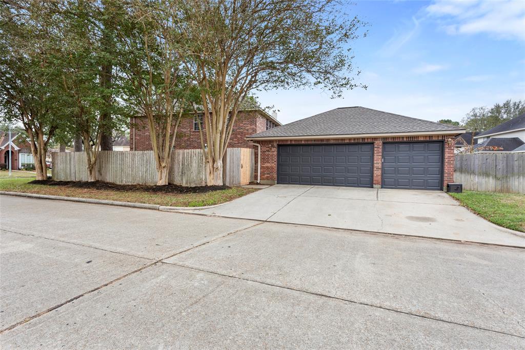 18811 Hickory Ashe Drive, Humble, Texas image 46