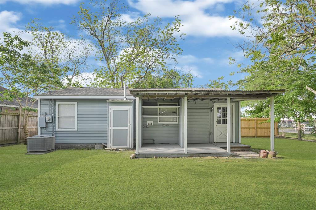 7401 Carrie Lane, Deer Park, New York image 16