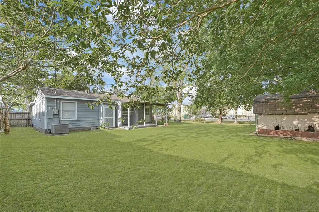 7401 Carrie Lane, Deer Park, New York image 18