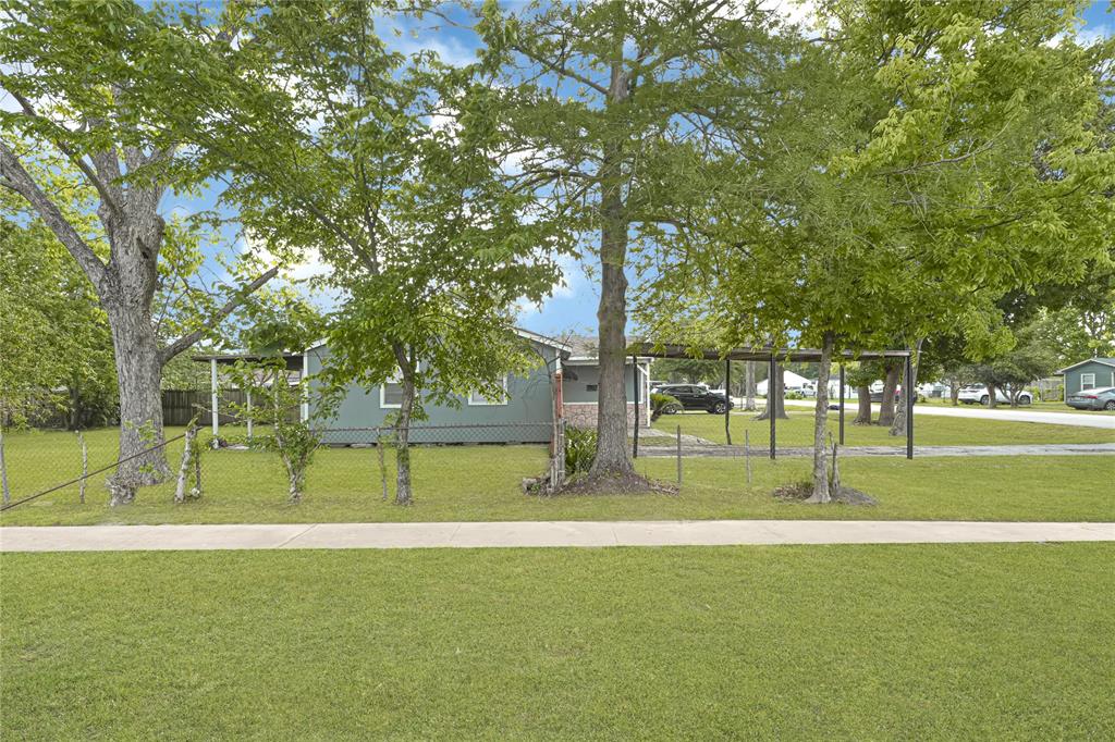 7401 Carrie Lane, Deer Park, New York image 3