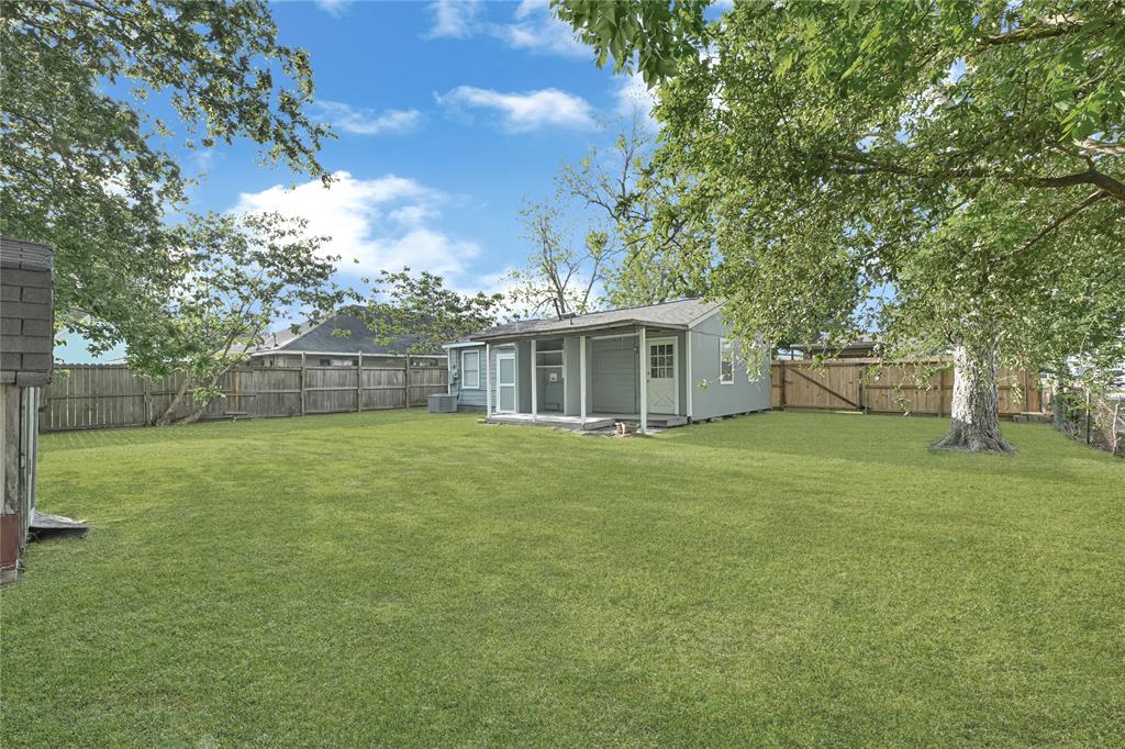 7401 Carrie Lane, Deer Park, New York image 17