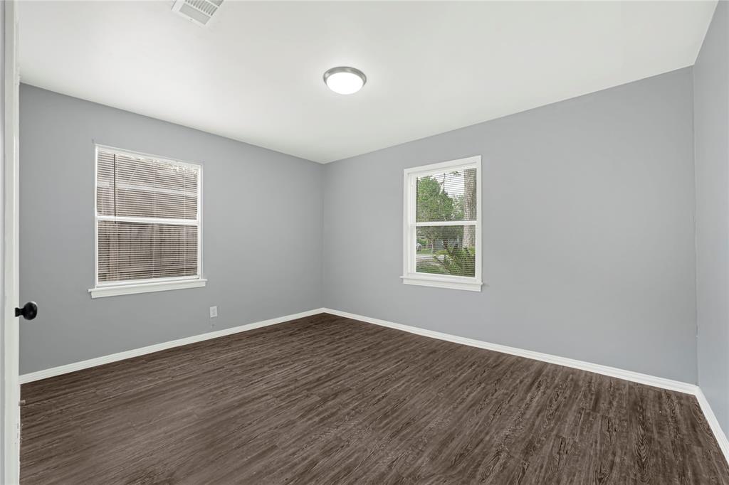 7401 Carrie Lane, Deer Park, New York image 14
