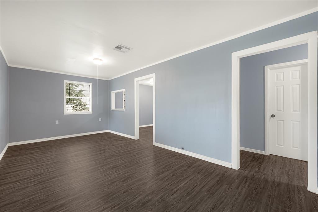 7401 Carrie Lane, Deer Park, New York image 5