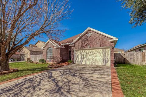 Single Family Residence in Houston TX 3322 Strong Winds Drive.jpg