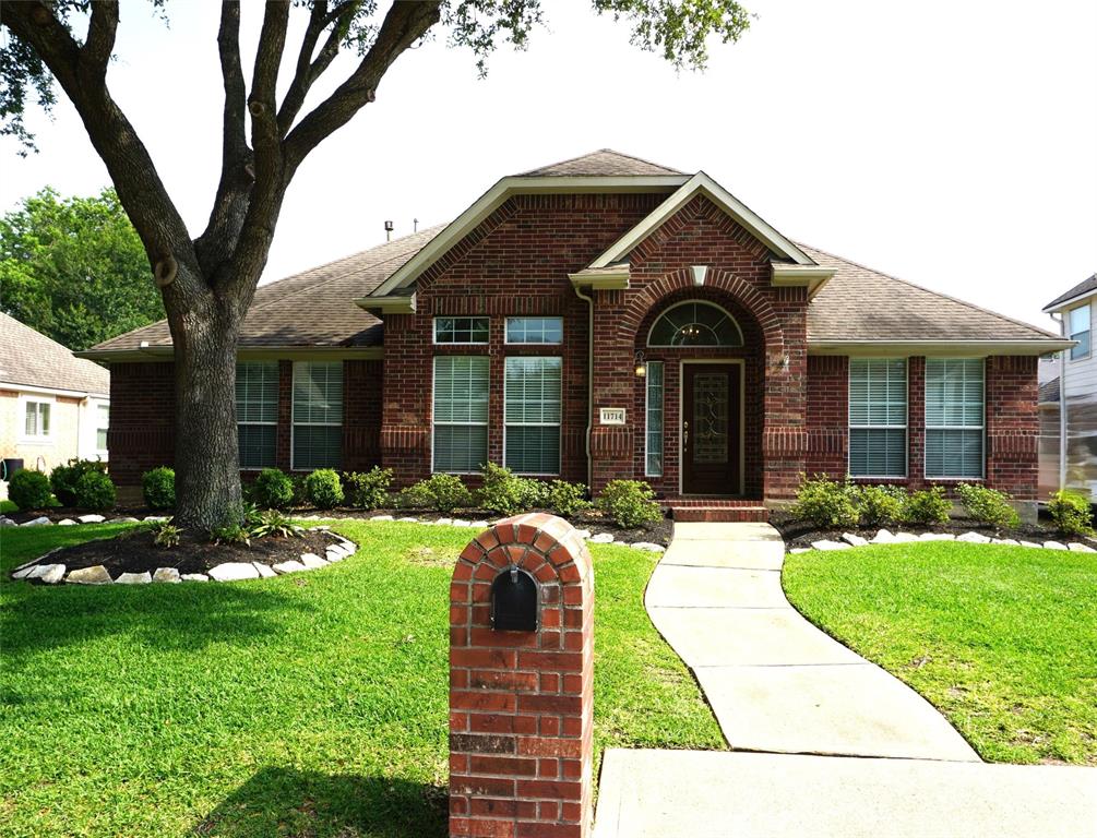 11714 Goldstream Court, Tomball, Texas image 1
