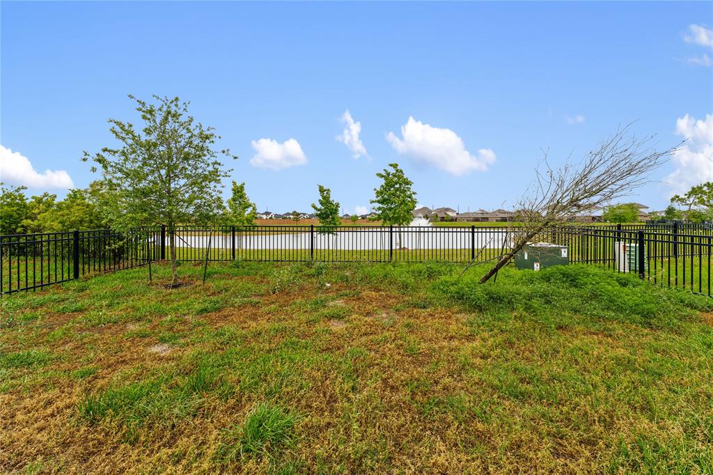 546 Long Beach Bay Drive, Katy, Texas image 40