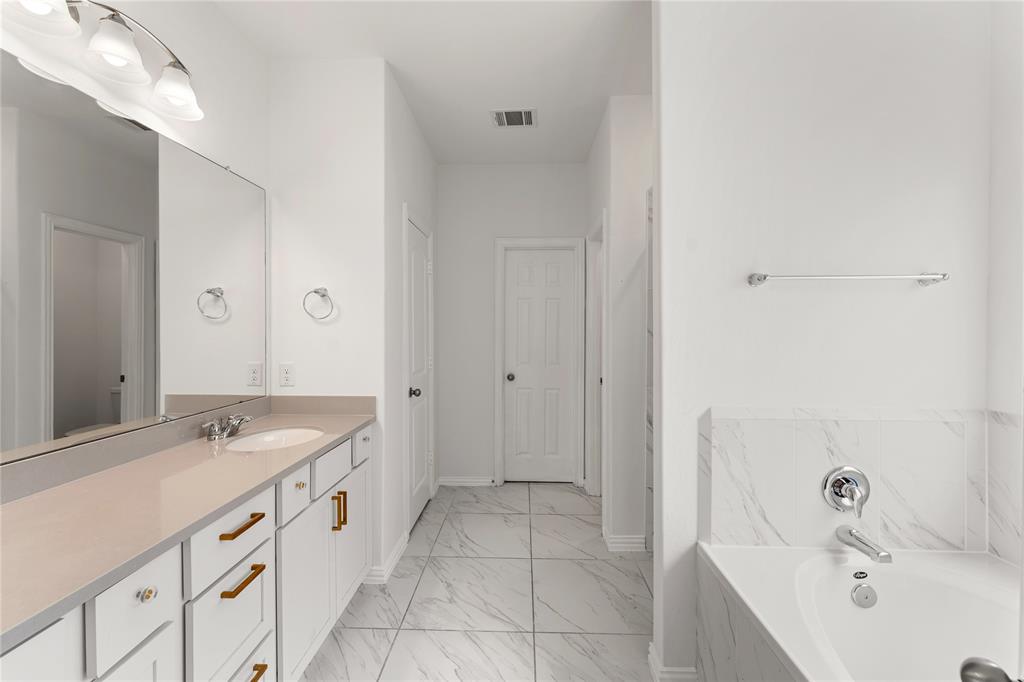 546 Long Beach Bay Drive, Katy, Texas image 22
