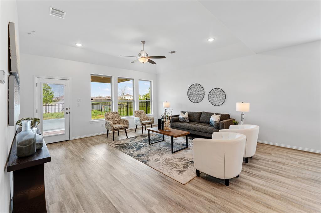 546 Long Beach Bay Drive, Katy, Texas image 14