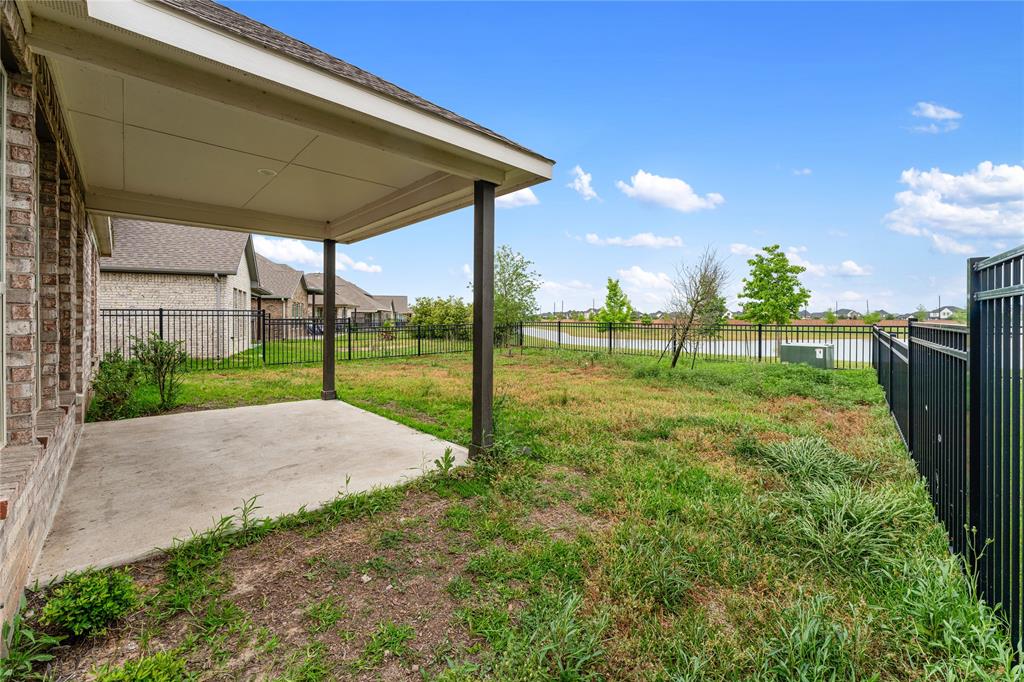 546 Long Beach Bay Drive, Katy, Texas image 38
