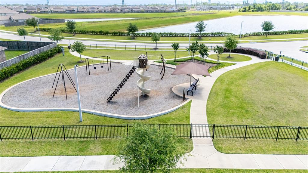 8715 Bar Harbor Drive, Baytown, Texas image 29
