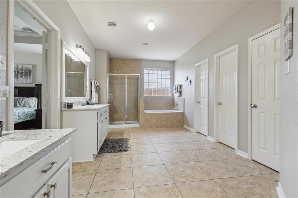 2411 Lakeway Drive, Friendswood, Texas image 23