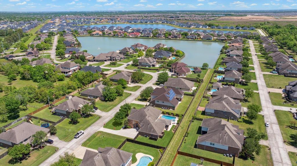 2411 Lakeway Drive, Friendswood, Texas image 30