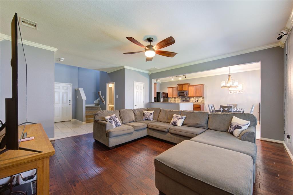 1002 Rose Meadow Boulevard, Baytown, Texas image 6