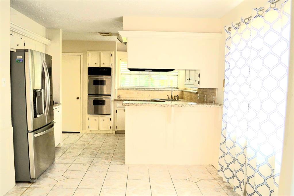 839 Hidden Canyon Road, Katy, Texas image 10