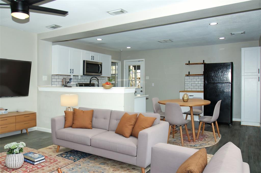817 S Morgan Street, Angleton, Texas image 3