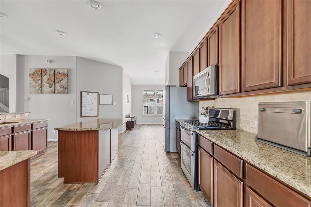 2324 Vineyard Terrace Lane, League City, Texas image 3