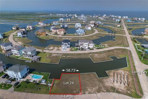 Photo of 5 Largo, Hitchcock, TX 77563 (MLS # 17029841) Photo of 5 Largo, Hitchcock, TX 77563 (MLS # 17029841)