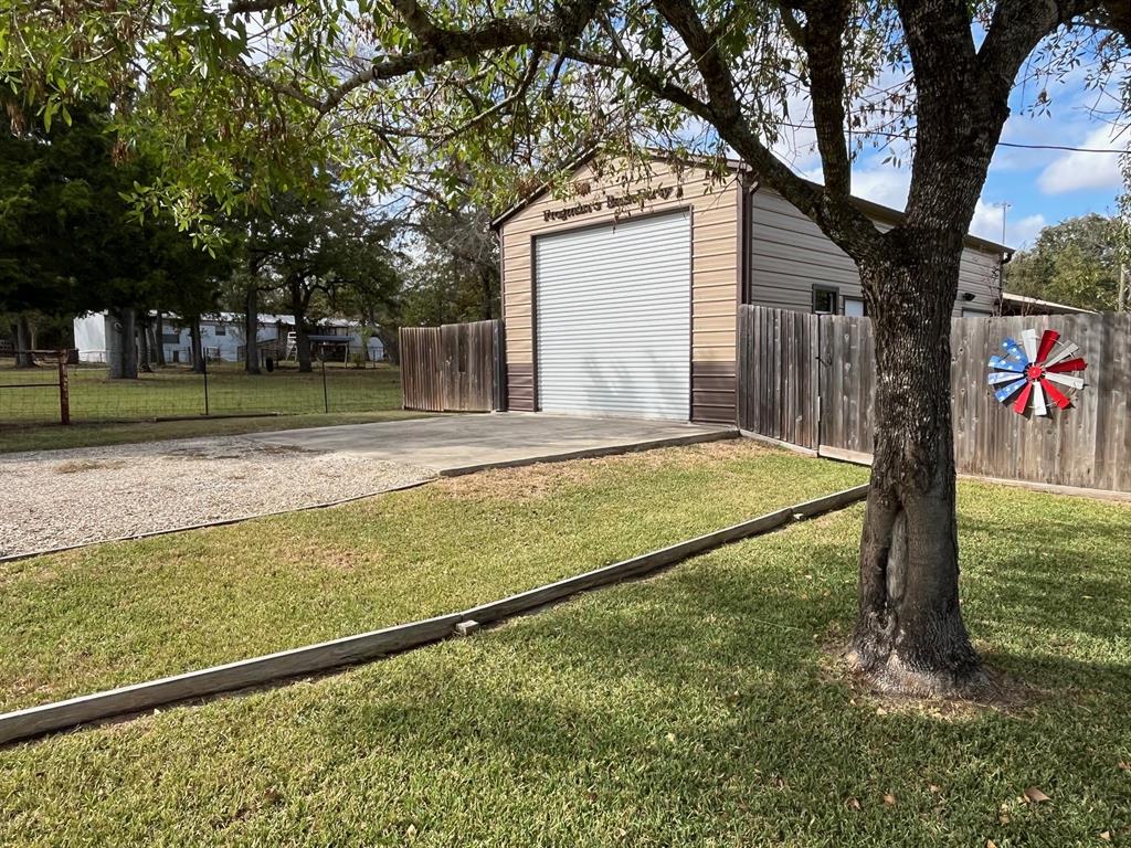 302 Oak Hill Drive, Somerville, Texas image 3