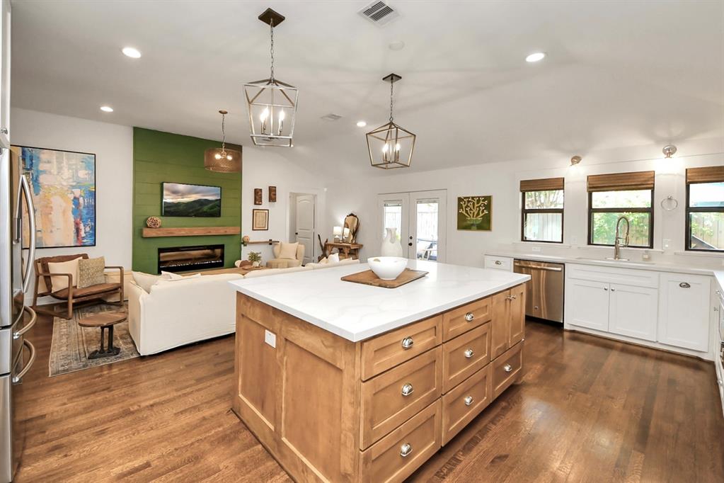 2019 De Milo Drive, Houston, Texas image 4