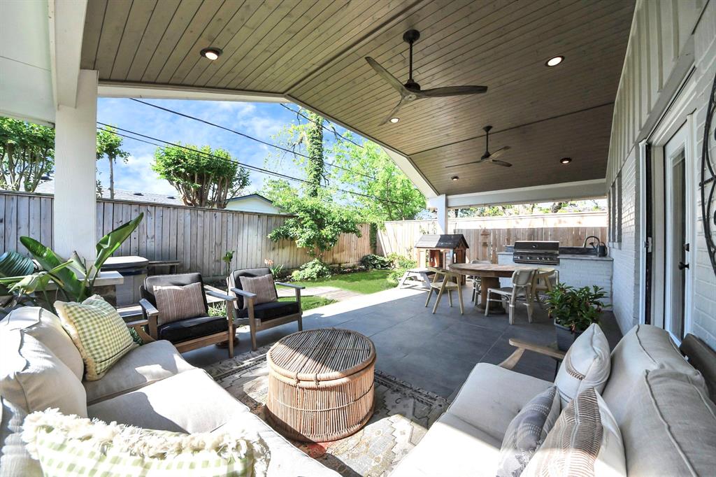 2019 De Milo Drive, Houston, Texas image 2