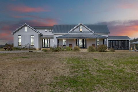 4620 Treybig - A Loop Fayetteville TX 78940